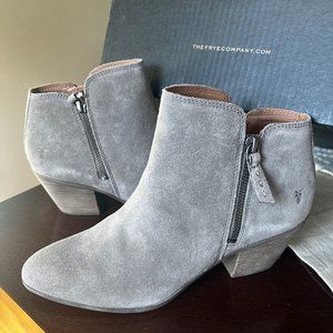 NEW Frye Judith Suede Double Zip Bootie, Size 9